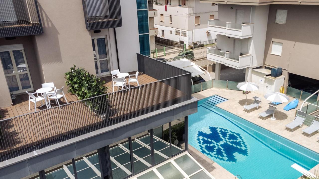 Hotel Astor อัลบา อาดริอาติกา ภายนอก รูปภาพ
